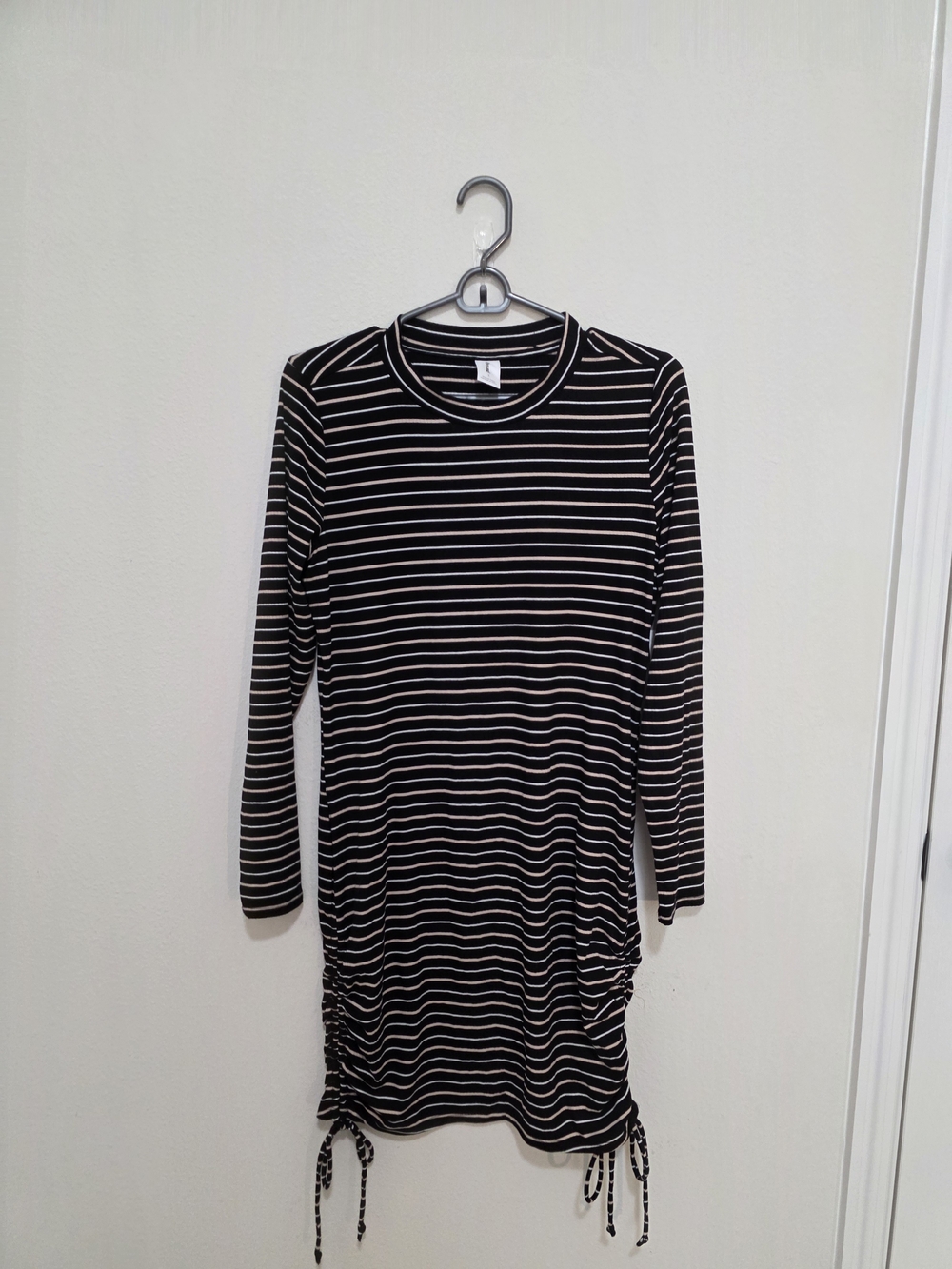 Abound Black & White Striped Ruched-Tie Long Sleeve Knit Dress